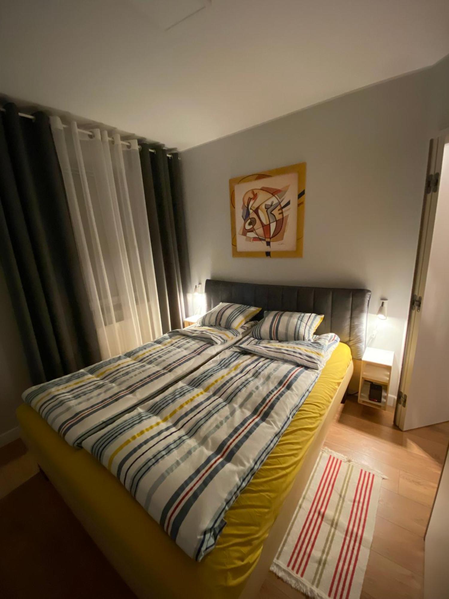 Dim Szpitalna Apartment