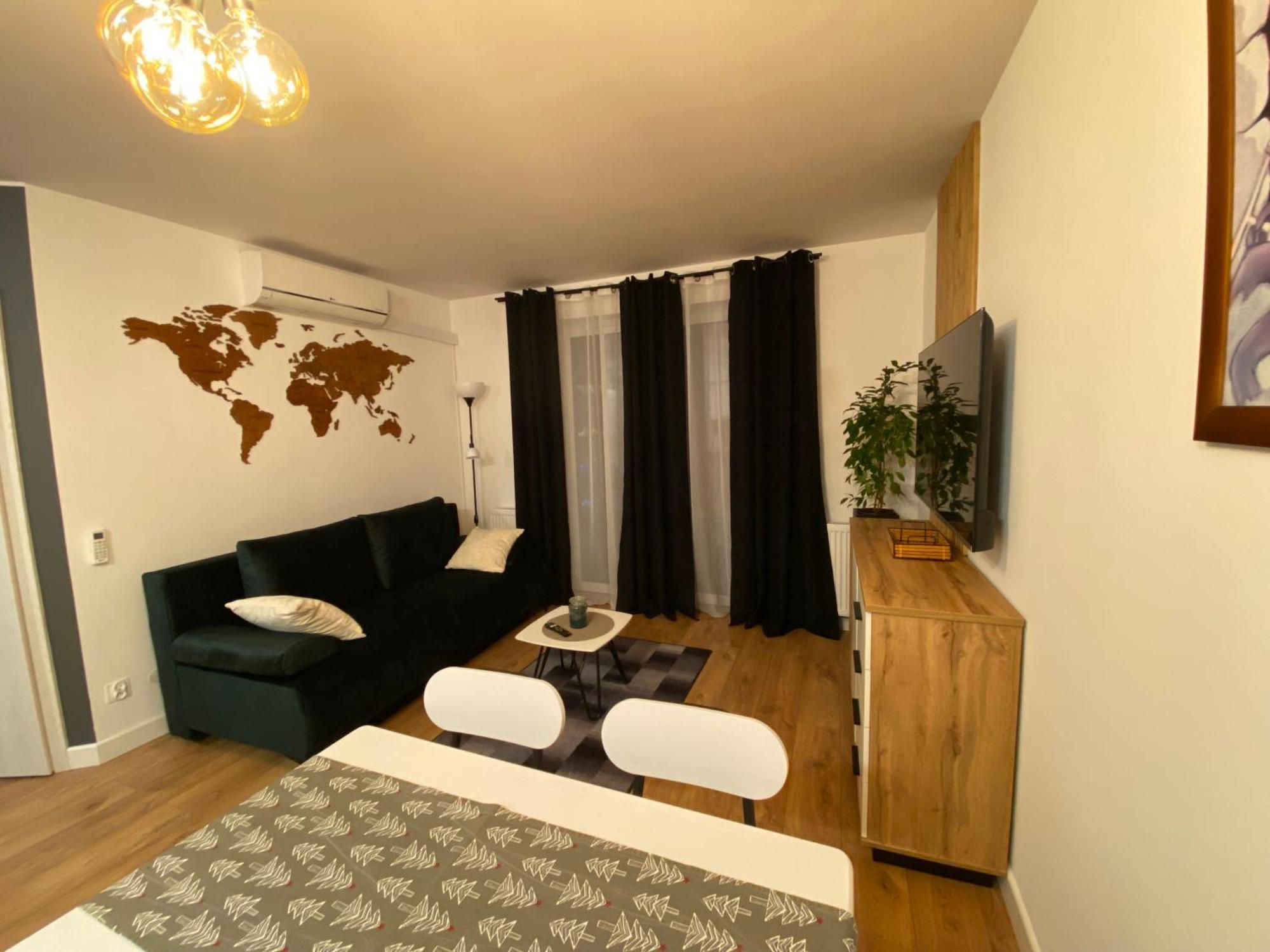 Dim Szpitalna Apartment *