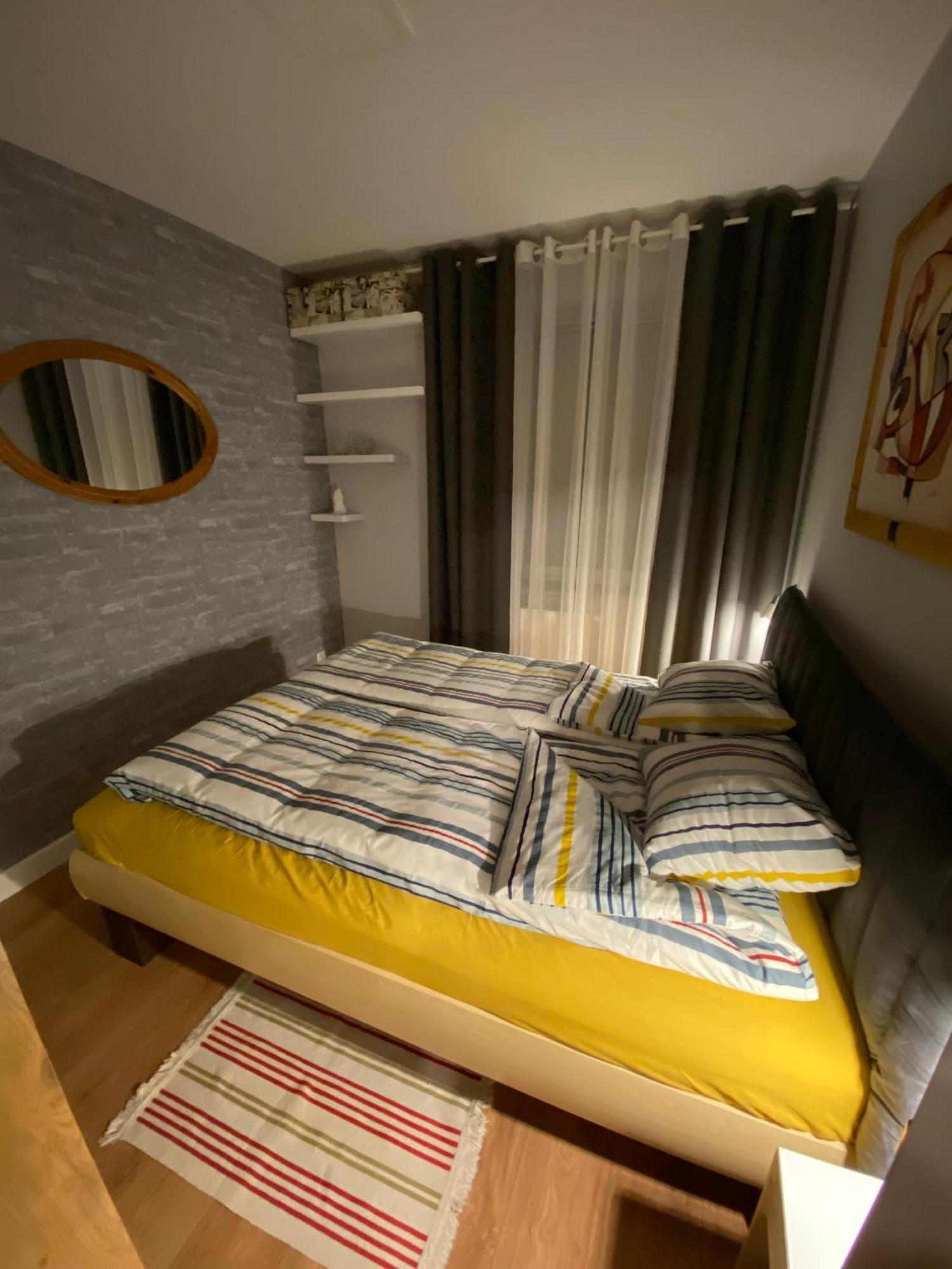 Dim Szpitalna Apartment